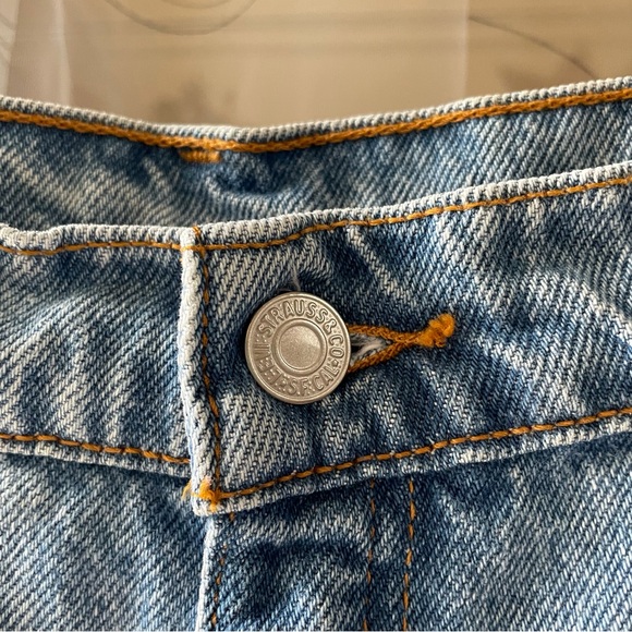 Levi’s Jean Shorts Size 16 Regular EUC Denim Women’s - Picture 4 of 7